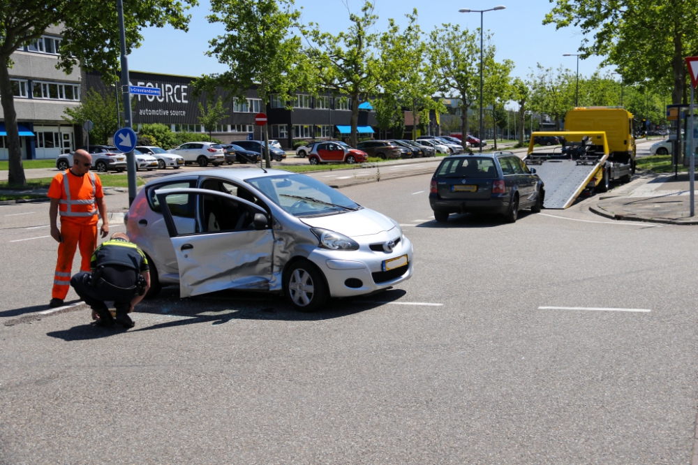 Flinke schade bij aanrijding &#039;s-Gravelandseweg