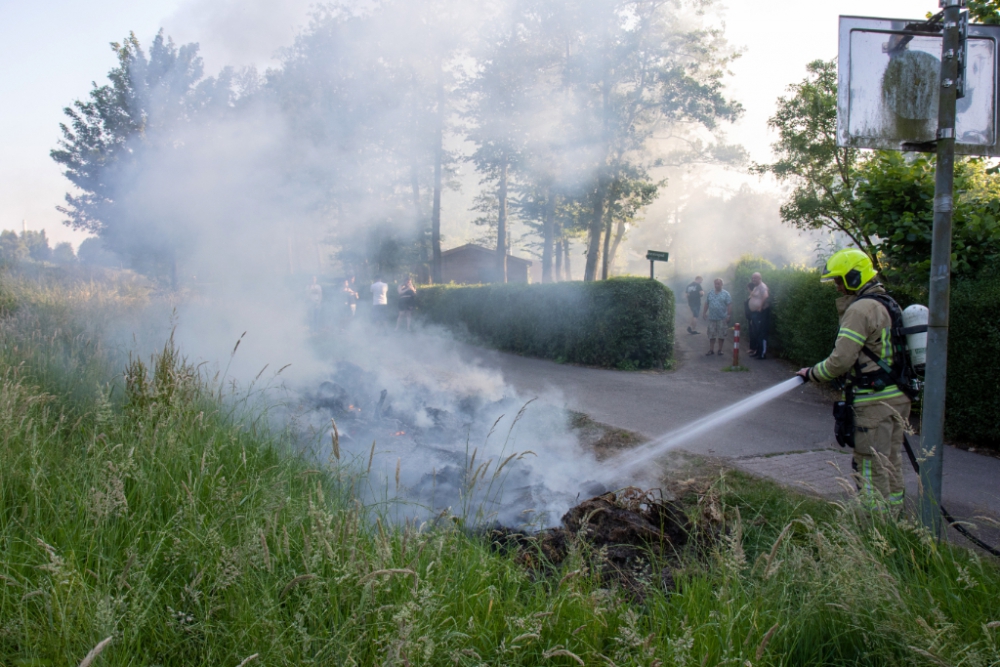 Brandweer weet buitenbrand in de kiem te smoren