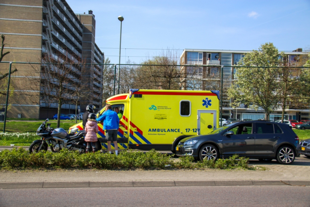 Bizar: drie aanrijdingen achter elkaar op de Burgemeester van Haarenlaan