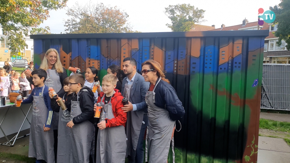 Kleurrijke speelcontainer bij het Stoompje officieel geopend