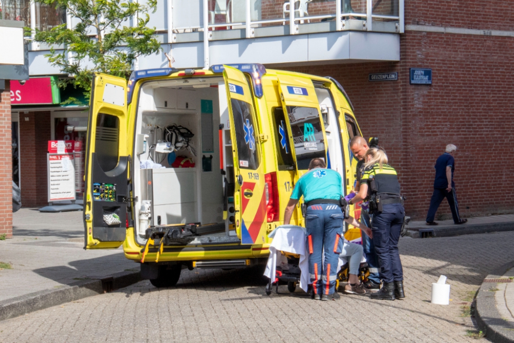 Fietsster gewond bij aanrijding Joseph Eijlstraat