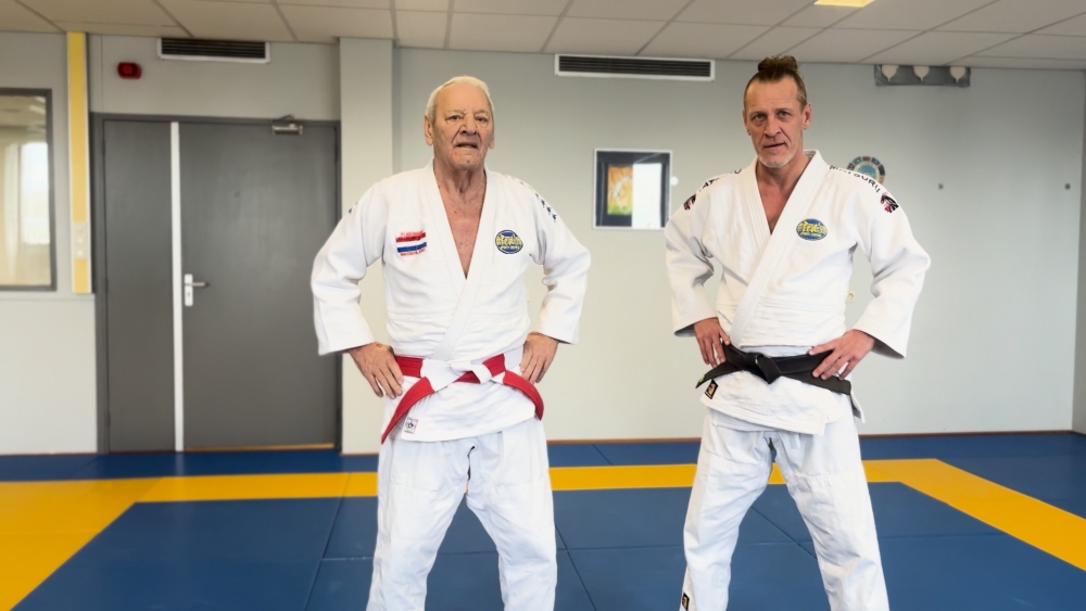 Peter Lagerwaard (78) krijgt erkenning voor verdiensten in judowereld: ”Deze meestertitel voelt als een wollen deken”