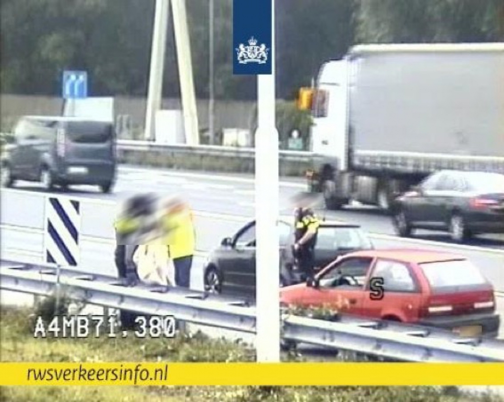 Buis Beneluxtunnel dicht door ongeval