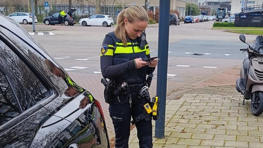 Bijzondere botsing auto-scooter in Schiedam