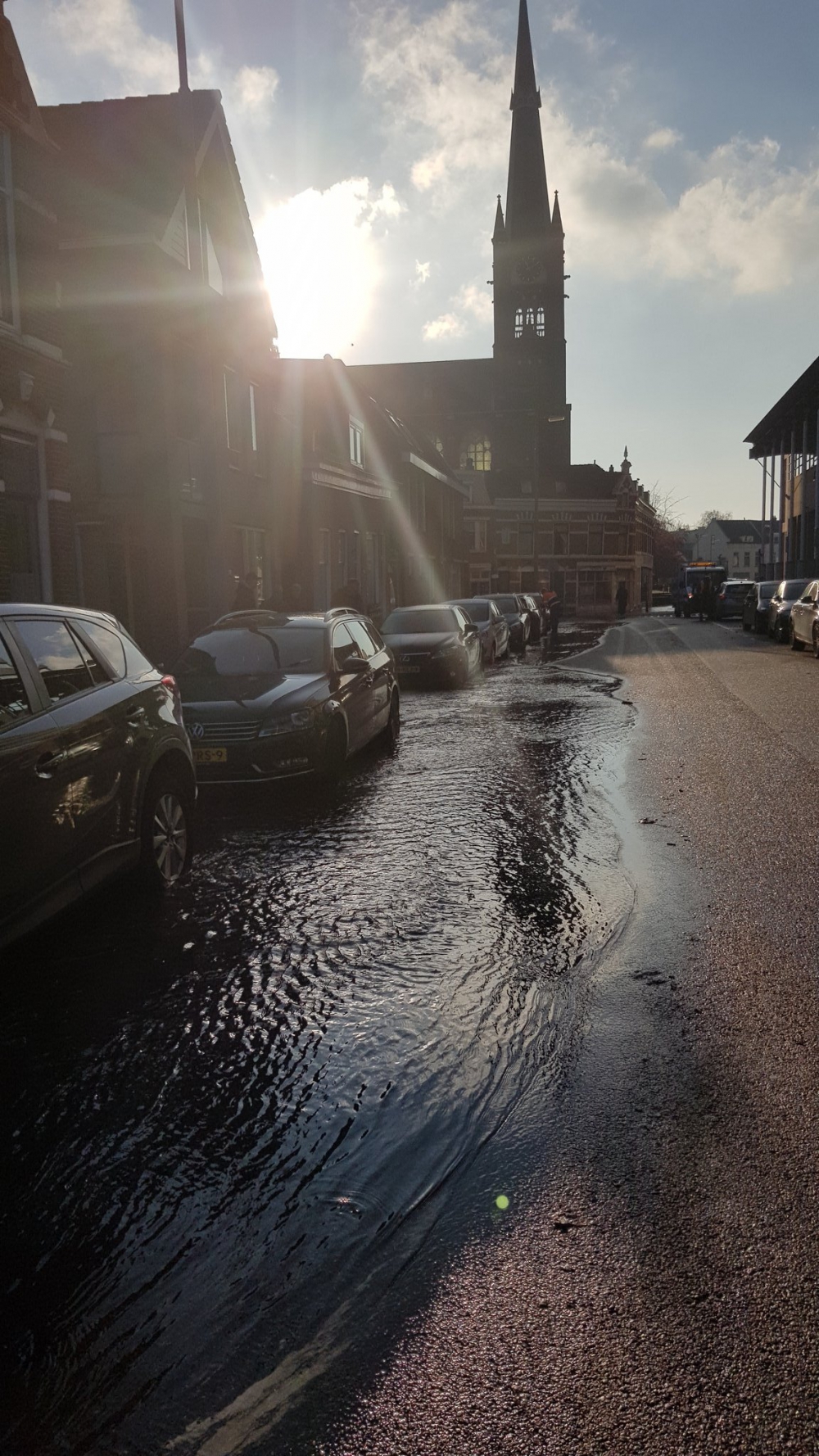 Waterleiding gesprongen aan de Emmastraat