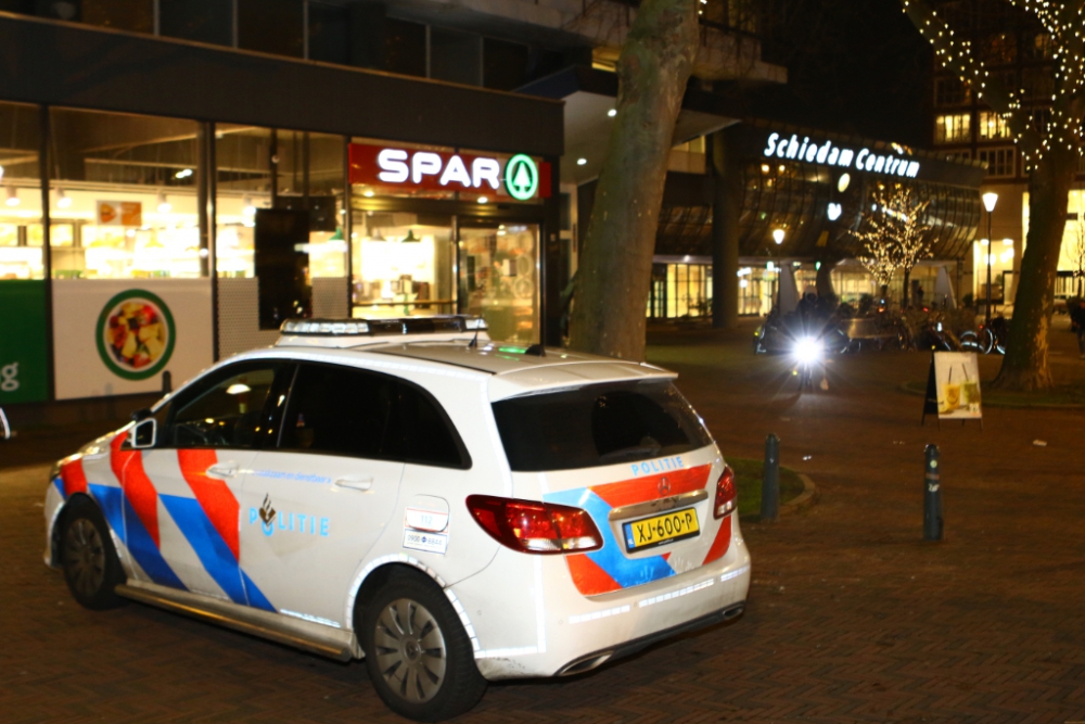 SPAR op het Stationsplein overvallen: buit is collectebus van het KWF