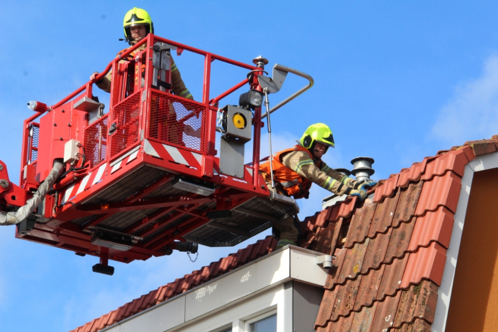 Dakpannen losgewaaid door harde wind