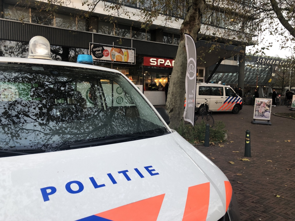 Dief steelt negen repen chocolade, een zakje noodles en een afwasborstel