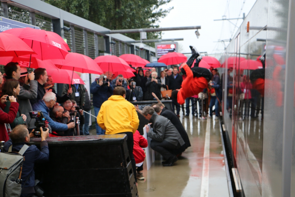 Hoekse Lijn nu ook officieel geopend