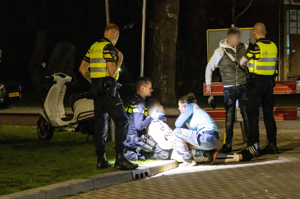 Scooterrijder gaat in bocht Schiedamseweg onderuit