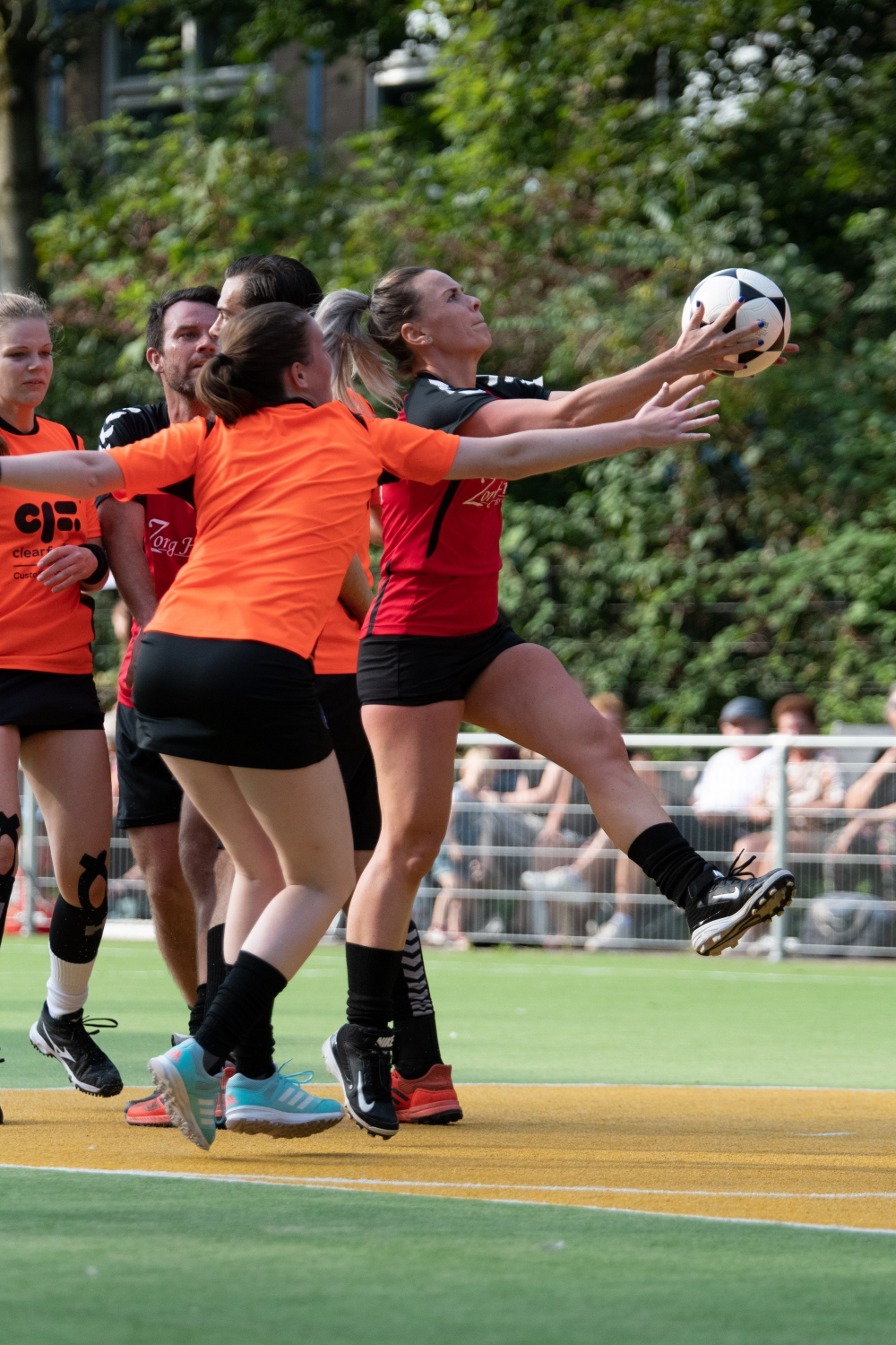 Nexus winnaar in streekderby; korfballers behouden ongeslagen status