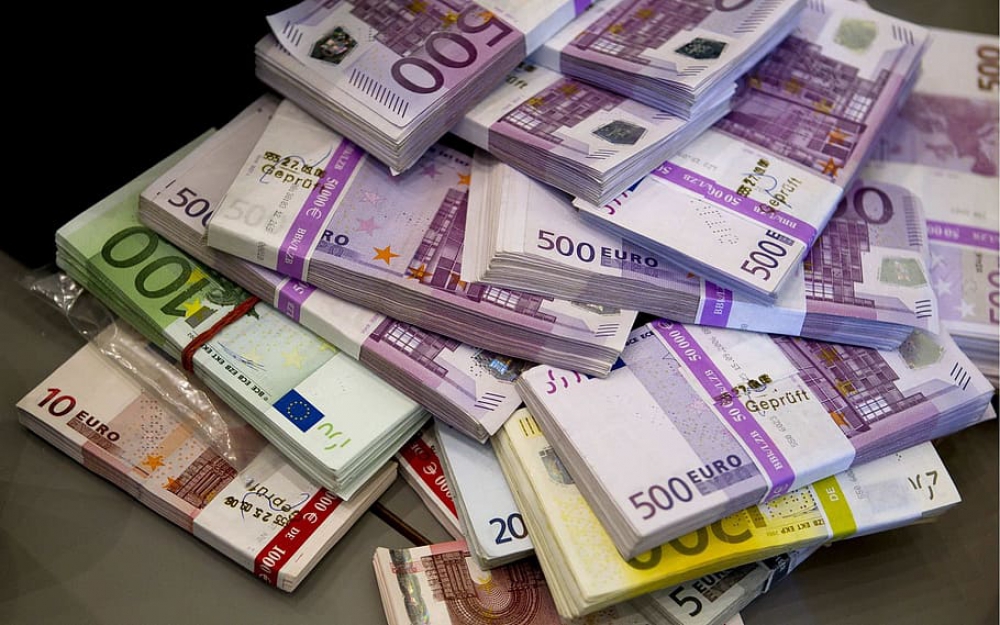 Politie vindt 3 miljoen euro cash in Schiedamse woning