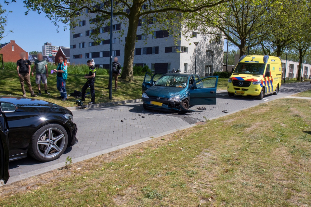 Frontale botsing op Parkweg