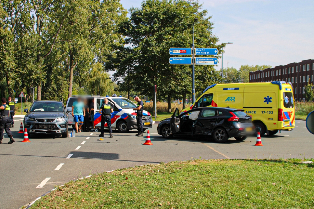 Verkeersdrukte en boete voor negeren stopteken als gevolg van aanrijding Hargalaan