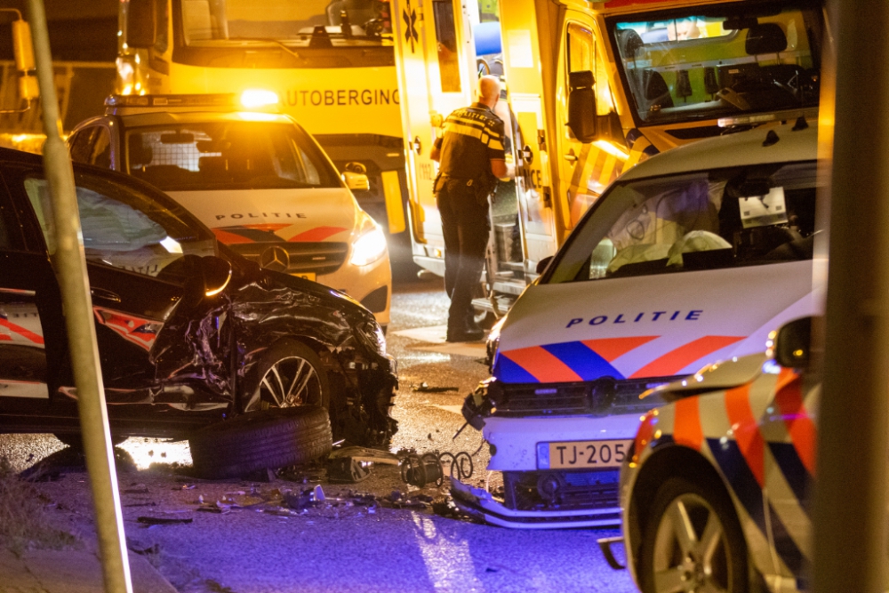 Politieachtervolging eindigt in crash