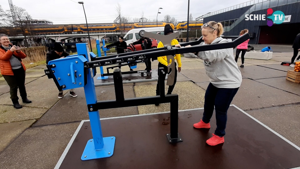 Gratis fitnessen buiten op Schieveste: &quot;Mooie manier om laagdrempelig te gaan sporten&quot;