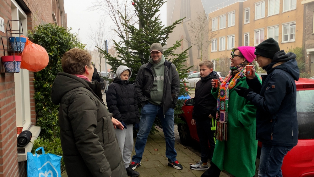 Oranje vlaggetjes eruit, kerstversiering erin: de Gorzen maakt zich op voor de feestdagen