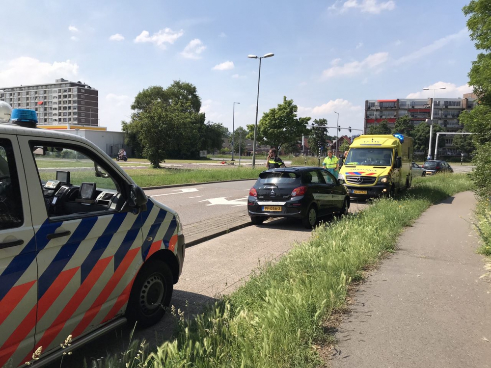 Drankrijder veroorzaakt ongeval en is gewond naar het ziekenhuis