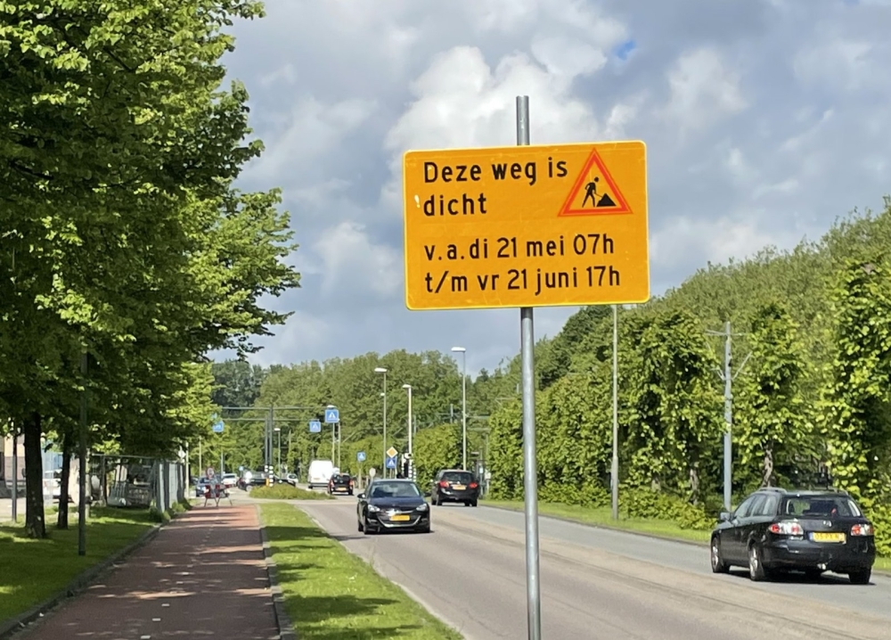 Werkzaamheden Ko Suurhofflaan duren langer, fietsers negeren omleidingsroute