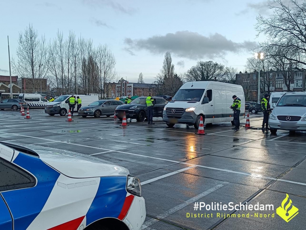 Drie personen aangehouden bij grote verkeerscontrole