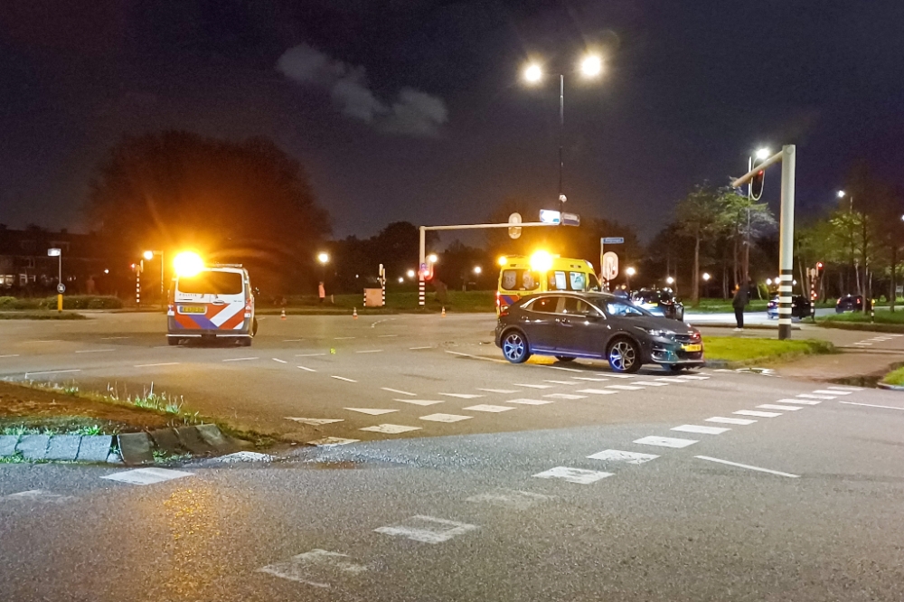 Kruispunt in Vlaardingen afgesloten na aanrijding