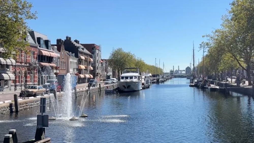 Fontein Vlaardingse haven weggehaald, pas volgend jaar nieuwe