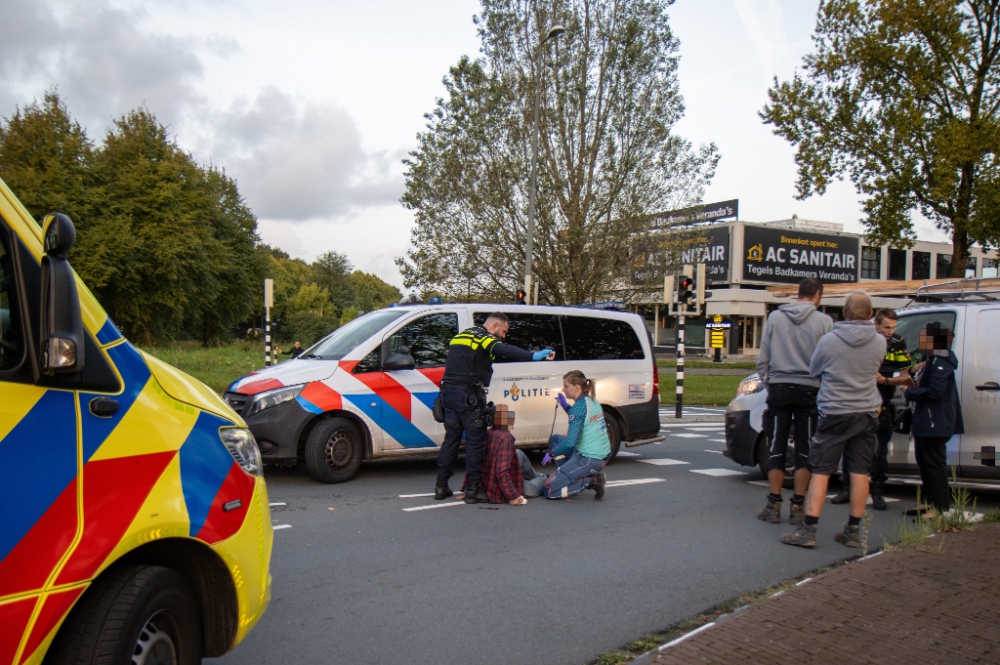 Fietser geschept bij het oversteken van de ‘s-Gravelandseweg