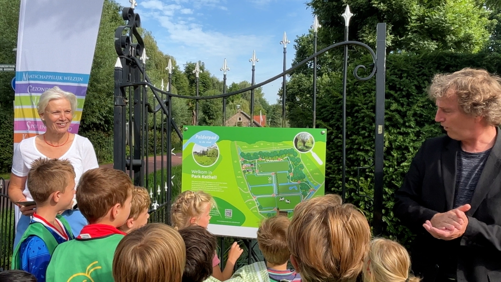 Polderpad in park Kethel geopend: ‘Je kind leert van alles over de polder, wandelend door het mooie landschap’