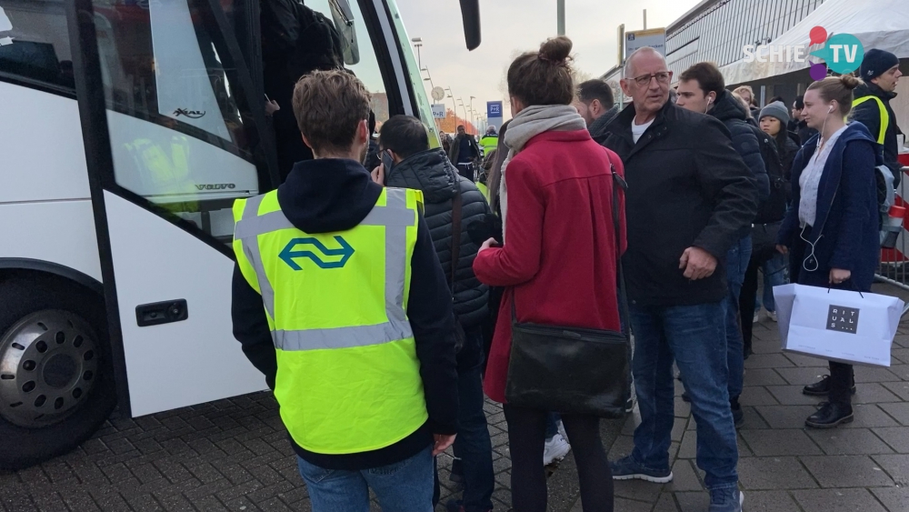 Chaos op Station Schiedam Centrum door werkzaamheden aan spoor en file op de snelweg