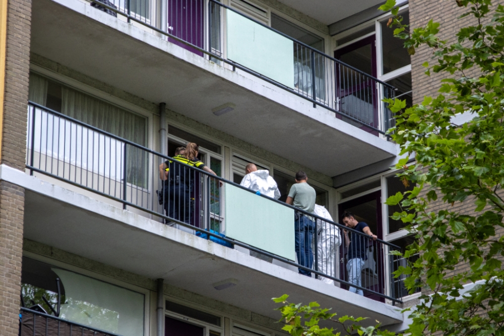 Vrouw overleden in woning, verdachte aangehouden