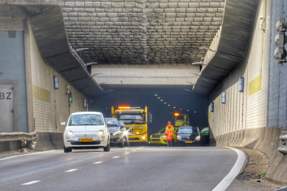 Lange files door pechgeval in Beneluxtunnel