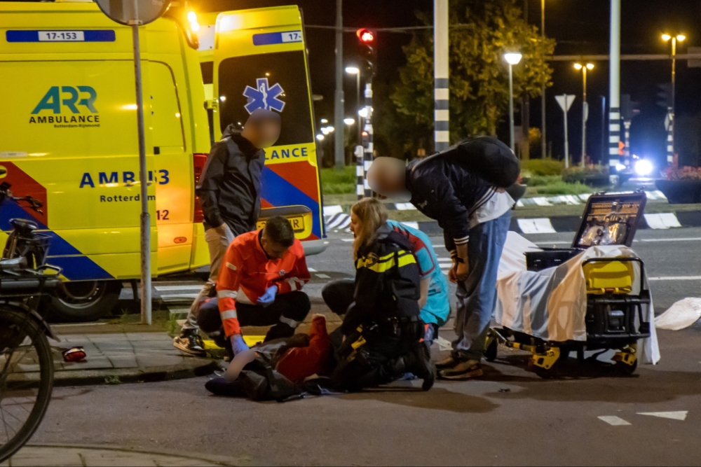 Fietser komt lelijk ten val in Schiedam