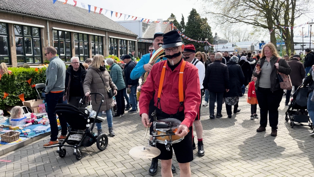 Koningsdag is als vanouds terug in Kethel “Ieder mens fleurt daarvan op”