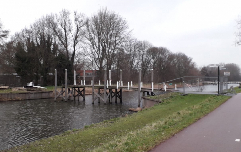 Poldervaartbrug wordt ondanks protesten toch gesloopt: Poldervaartvereniging noemt de gemeente &#039;cultuurbarbaren&#039;