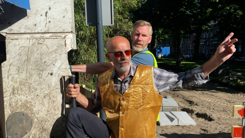 35 jaar lang haalde Ferry oud papier op als vrijwilliger, maar nu houdt hij het voor gezien