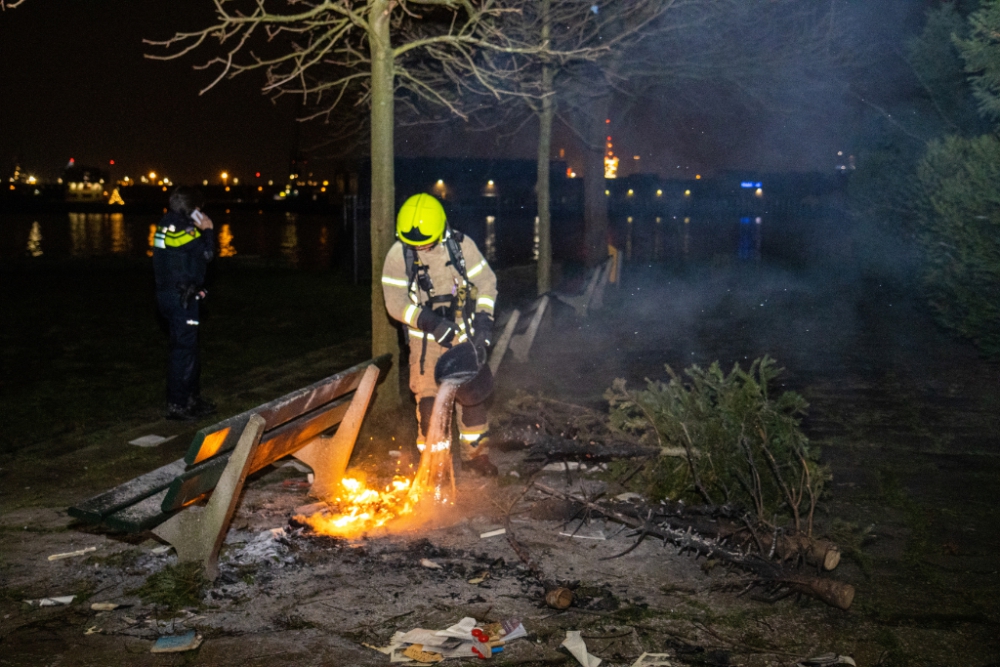 Nu al twee kerstboombrandjes: in Noord en Zuid