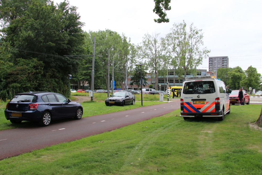 Gewonde bij aanrijding voor verkeerslicht Churcillweg/Prinses Beatrixlaan