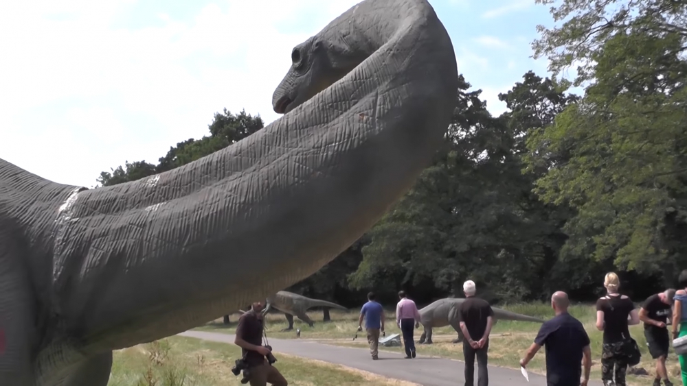 De dino&#039;s keren terug naar Schiedam, komen in de zomer uit hun ei (GEANNULEERD)