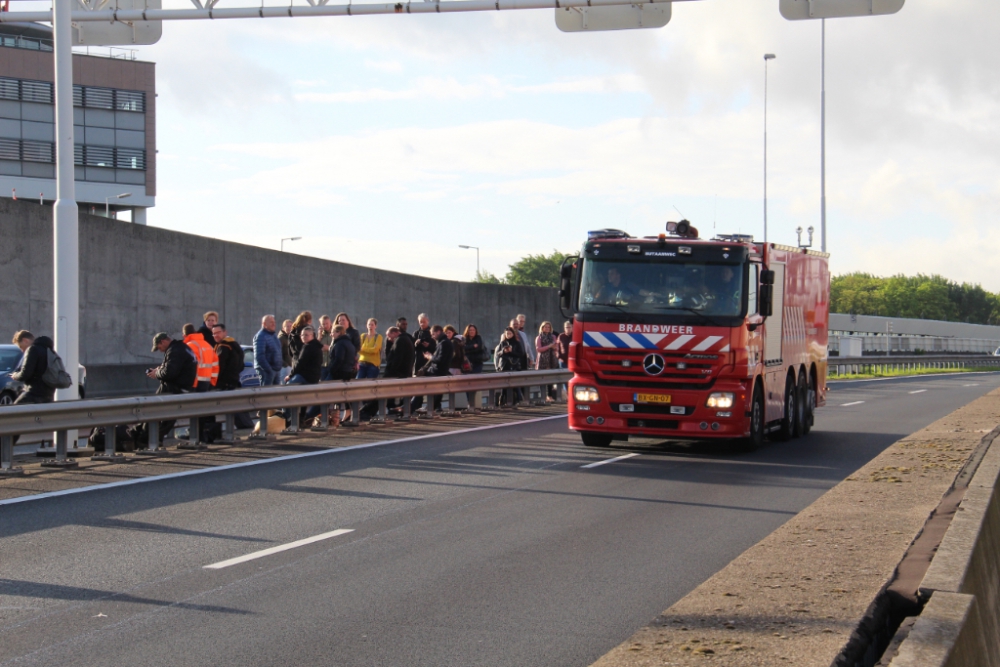 Beneluxtunnel dicht door brandende vrachtwagen