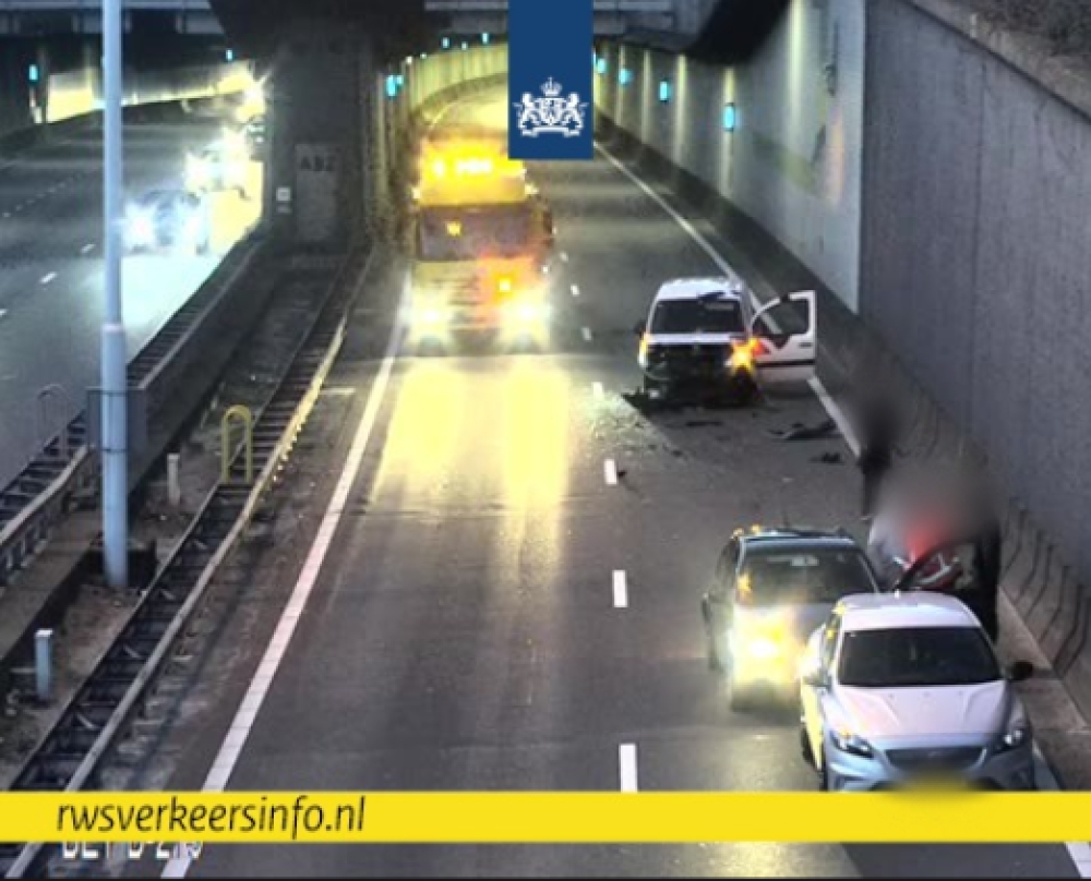 Buis Beneluxtunnel dicht door ongeval