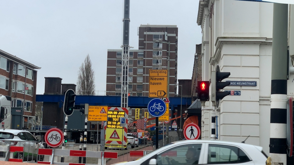 Wel hinder, maar grote chaos rond afgesloten Oranjebrug blijft uit