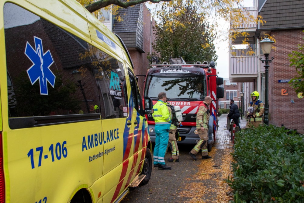 Gaslucht in woning, ambulance voor bewoonster