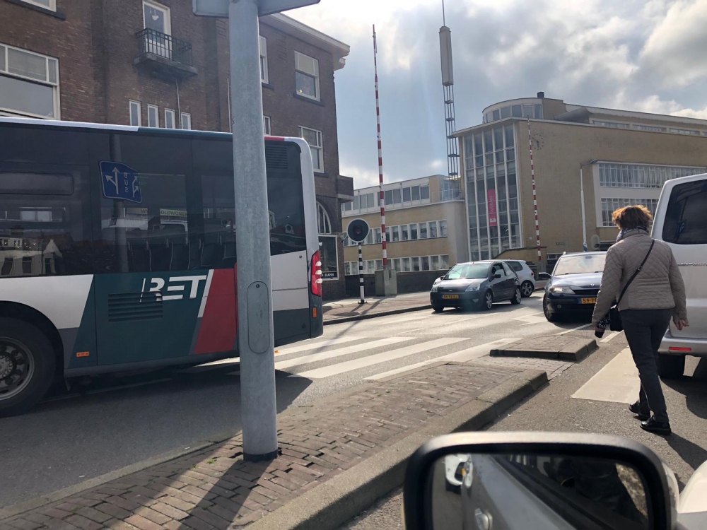 Defecte bus blokkeert rijbanen