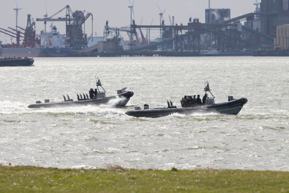 Anti-terreur oefening in de Rotterdamse haven