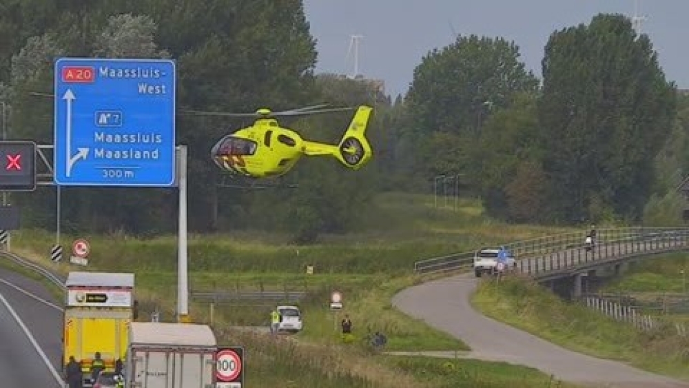 Uitgestapte automobilist aangereden op A20, vertraging na afsluiting vanaf Schiedam