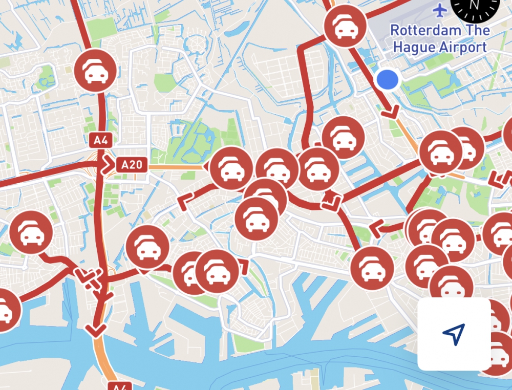 Wintertijd en regen: verkeer staat weer vast