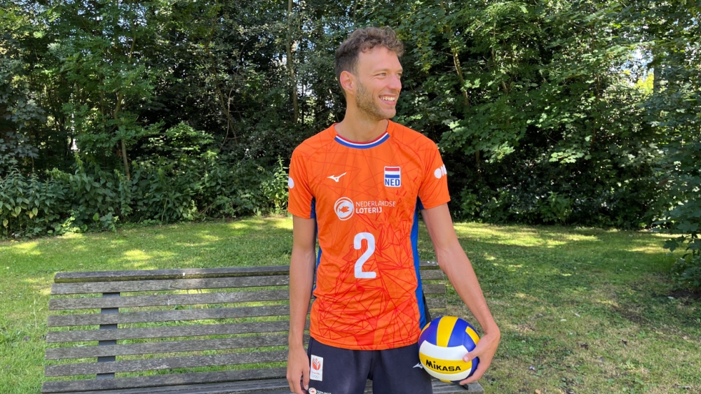 Schiedammer Keemink vervolgt volleybaldroom in Griekenland: ‘Ik zei binnen tien minuten ja’