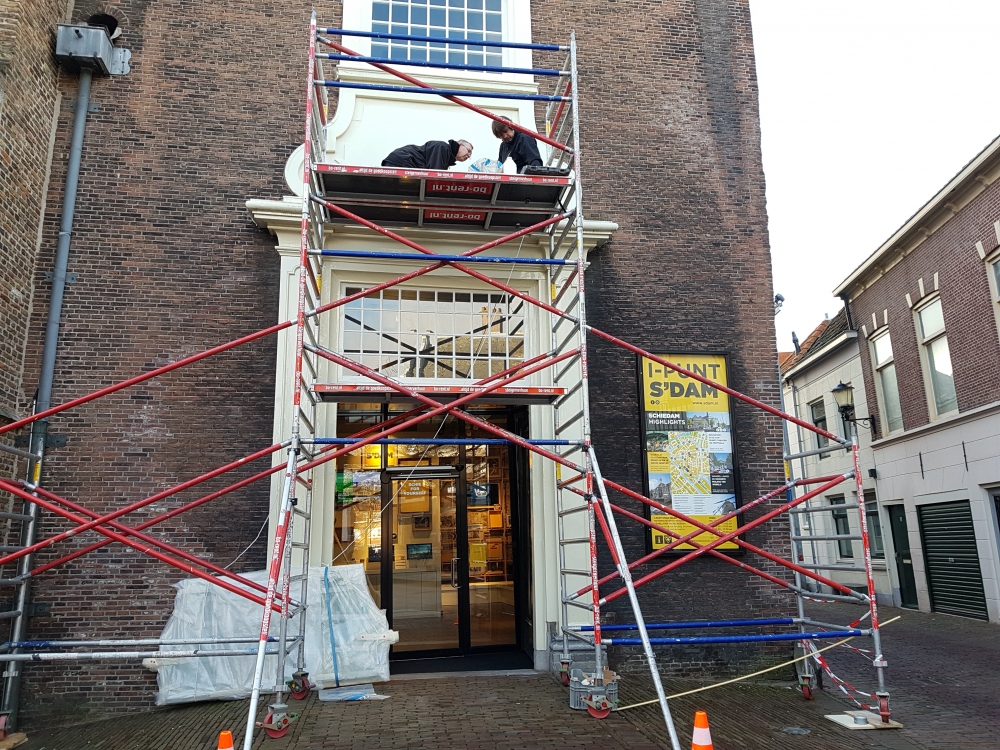 Onthulling nieuw gevelbeeld Schiedamse Waag op 27 februari