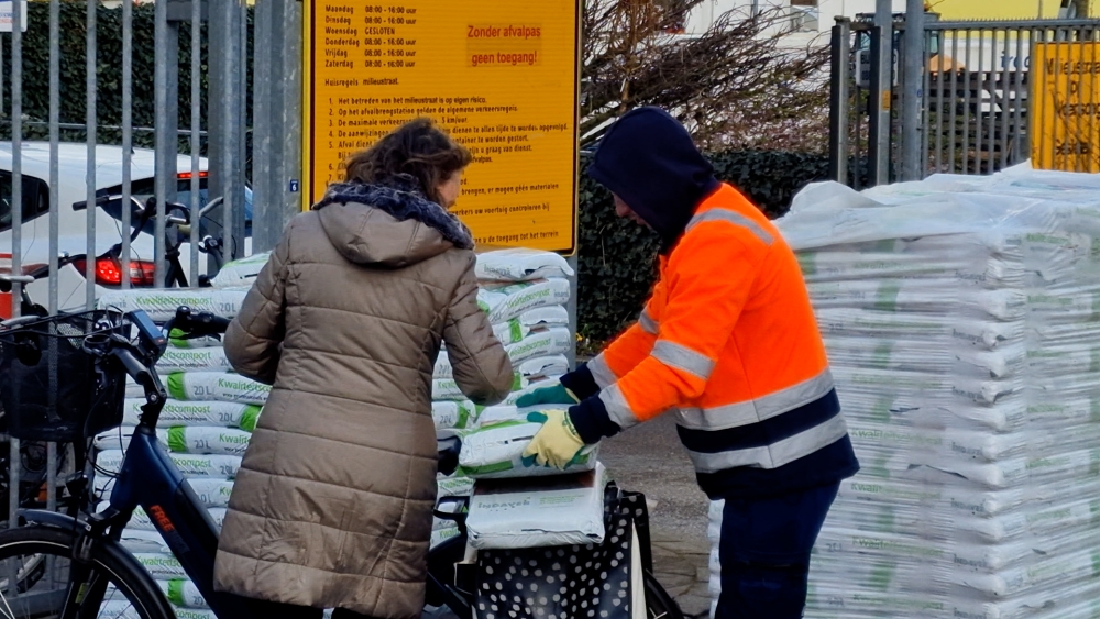 Gratis compost ophalen, maar niet iedereen is er onverdeeld blij mee