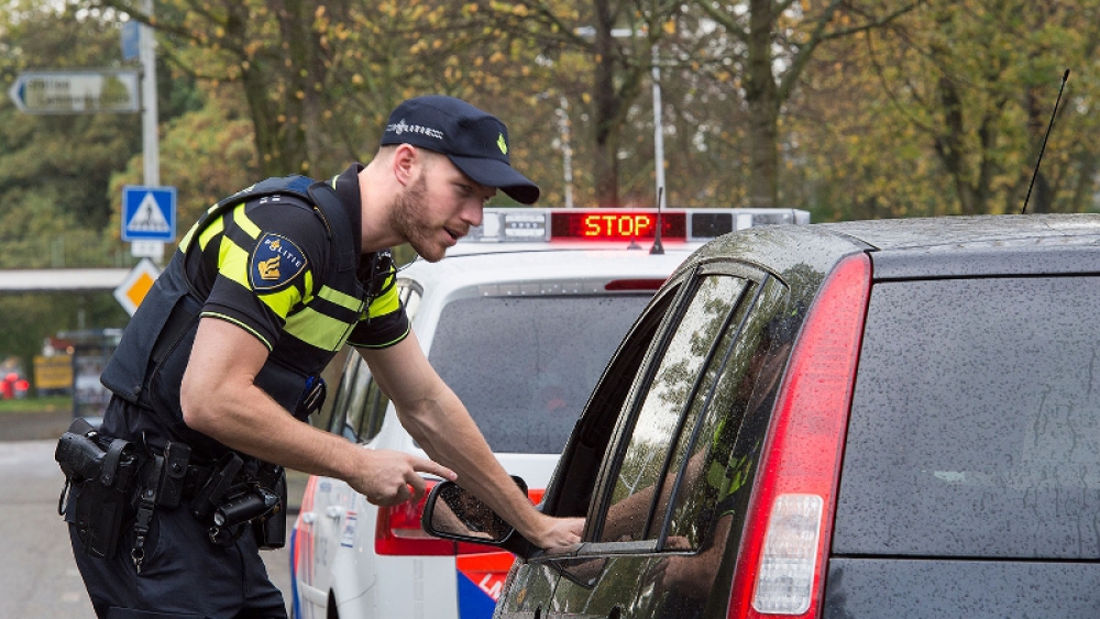 Twee automobilisten opgepakt in Nieuwland: ze reden onder invloed van drugs